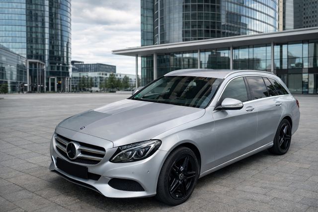 MERCEDES-BENZ C 220