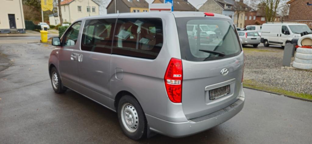 Hyundai H-1