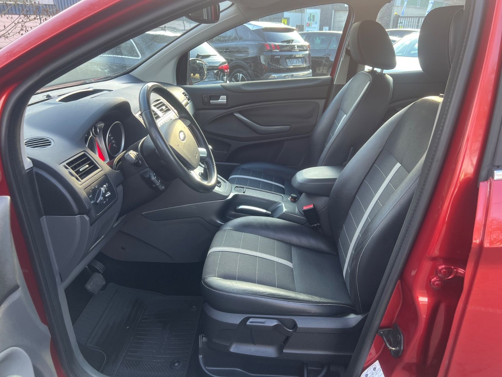 Fahrzeugabbildung Ford Kuga 2.5T Titanium * AUTOMATIK *