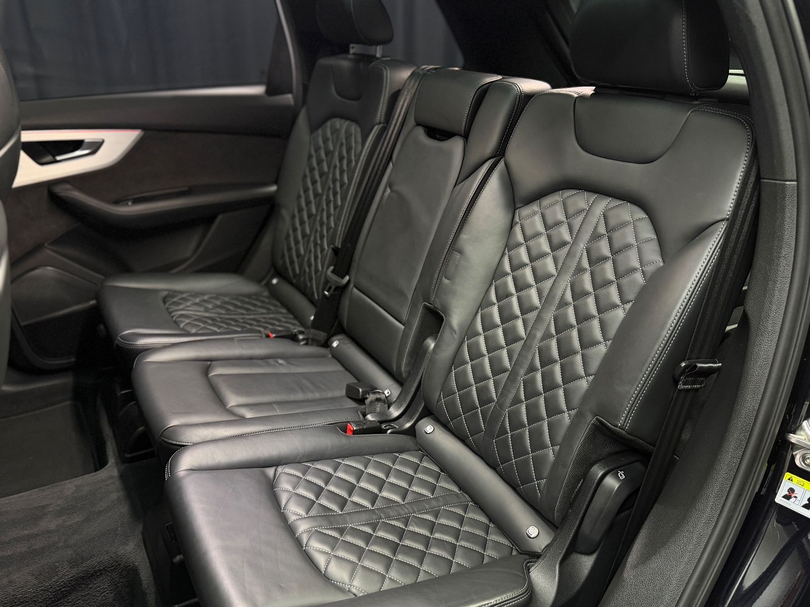 Fahrzeugabbildung Audi SQ7 4.0 TDI quattro|3D BANG&OLUFSEN|PANORAMA|AHK