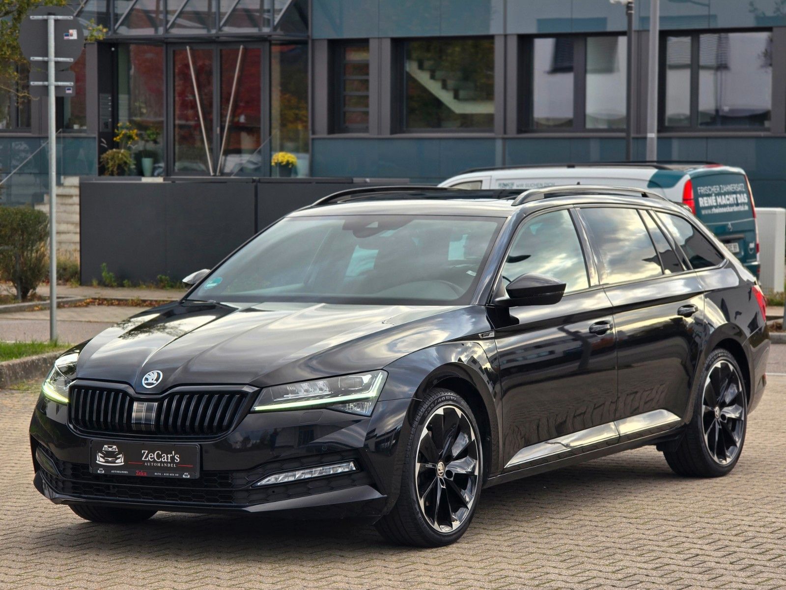 Skoda Superb Combi 2.0 TDI Sportline Pano/StandHz/ACC imagem 2