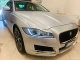 Jaguar XF 2.0 D E-Performance Prestige - silberne Jaguar XF