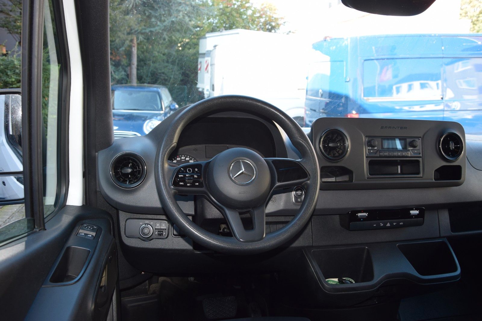Fahrzeugabbildung Mercedes-Benz Sprinter III Pritsche DoKa Plane Tempomat Klima