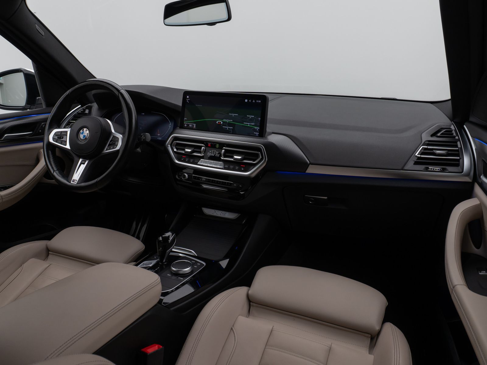 Fahrzeugabbildung BMW X3 xD30d M Sport Kamera DAB HiFi AHK Komfort 20"