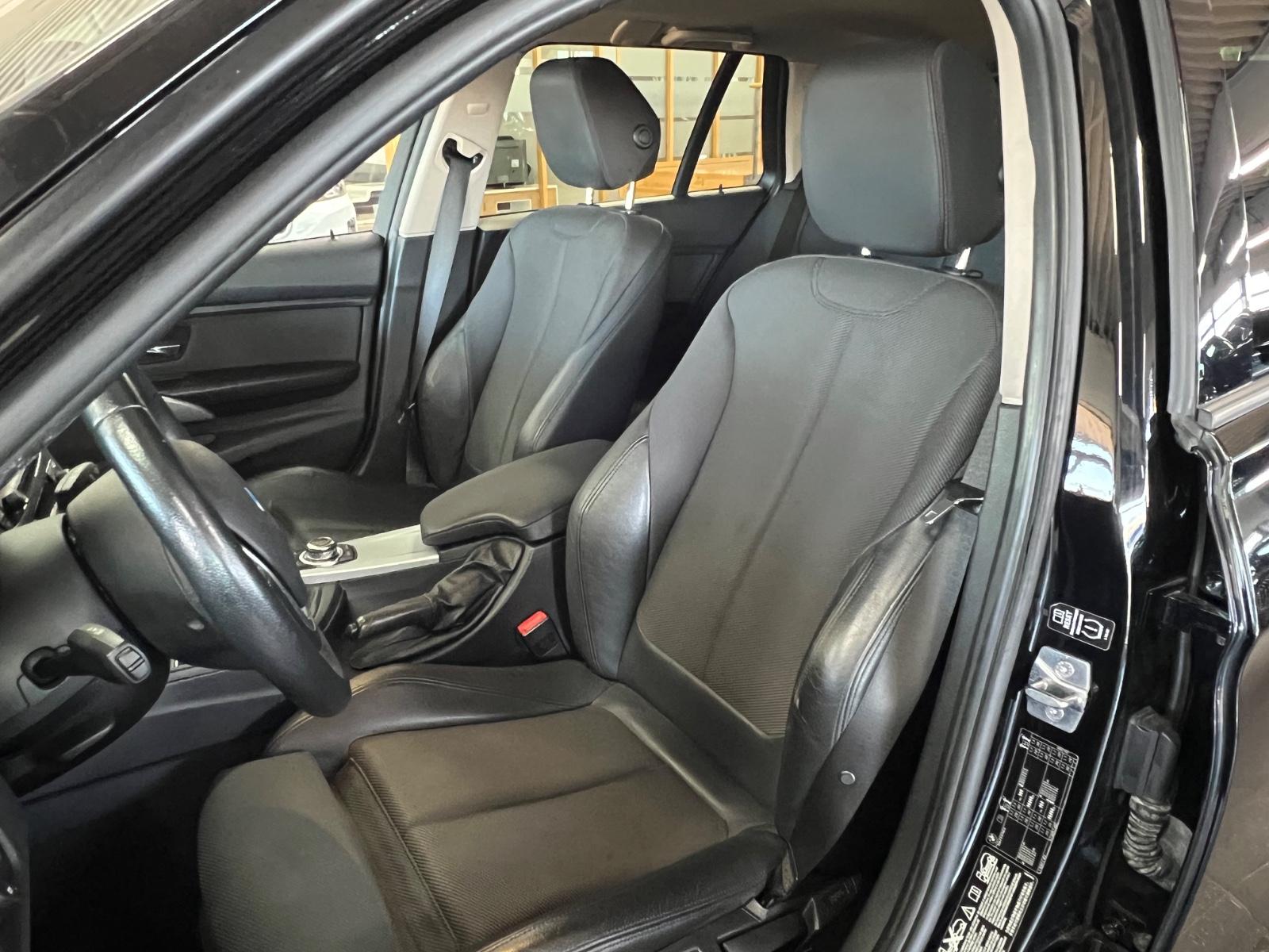 BMW 320 d T xDrive Modern AHK+Bi-Xe+AMB+Keyless uvm