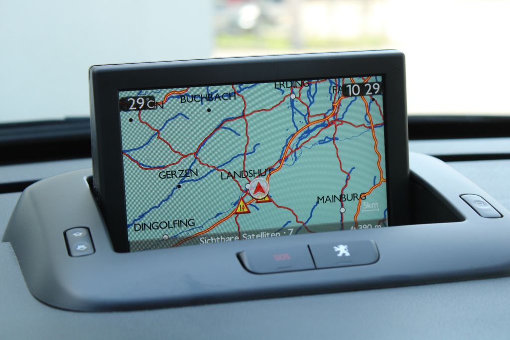 PEUGEOT 3008 – Bild 18 von 22