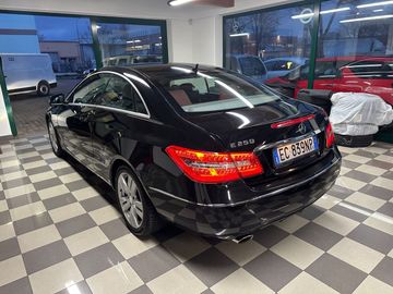 Mercedes E 250 - 6