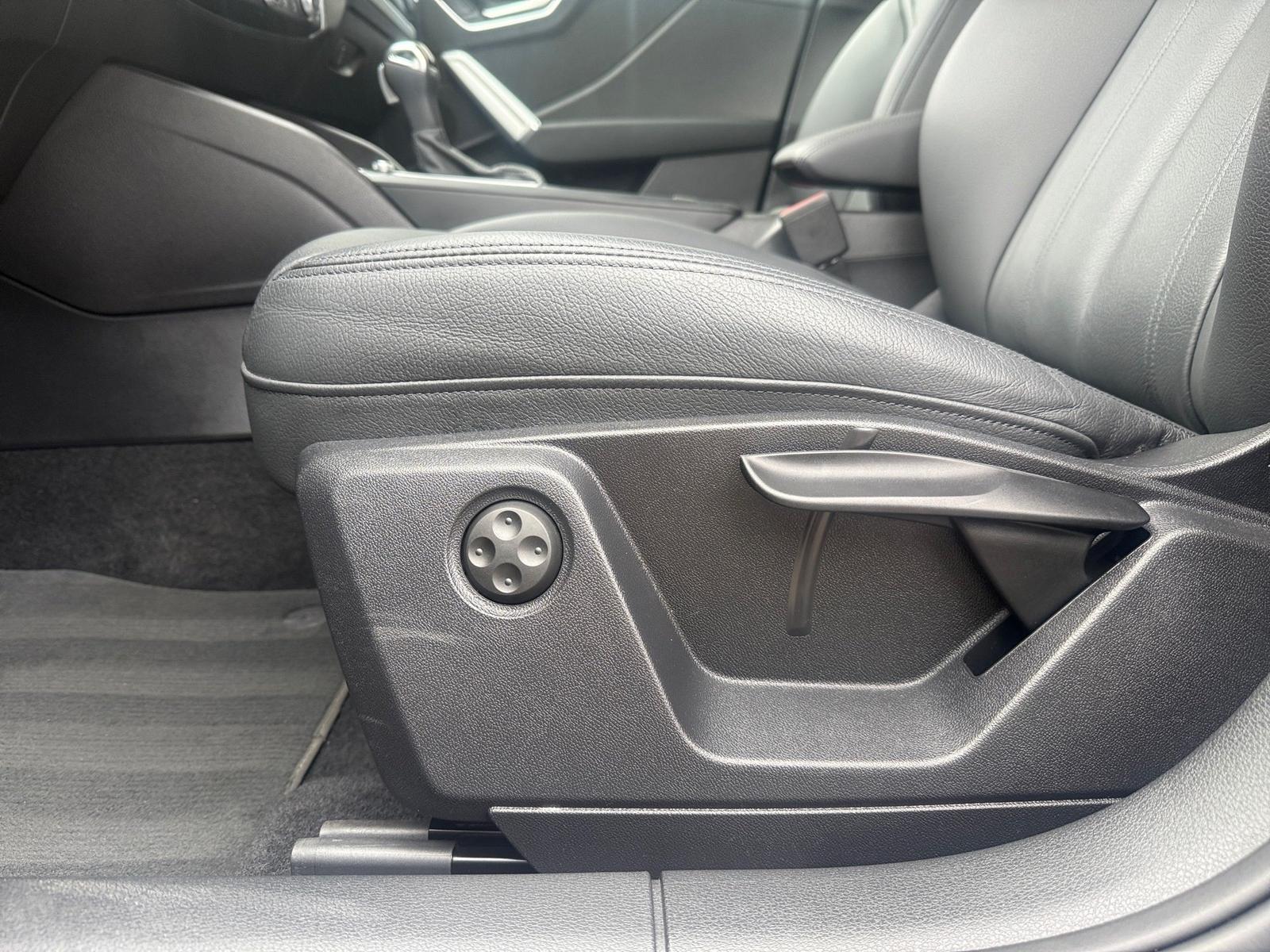 Audi Q2 advanced NAVI*LED*RFK*17LM*LEDER*GRA*5J GAR, миниатюра 8