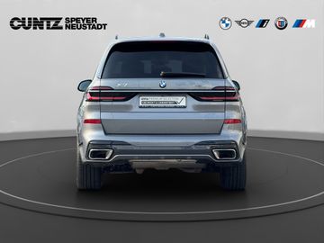 BMW X7 - 7