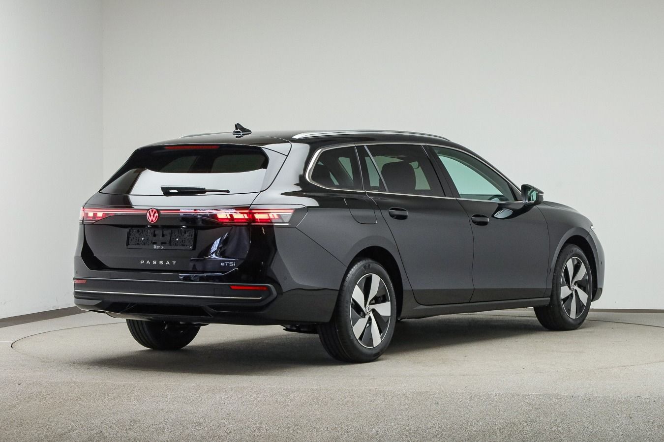Volkswagen Passat - Bild 2