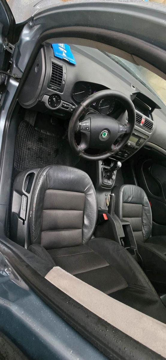 Skoda Octavia 2005 — interior