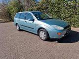 Ford Focus 1,6 Benzin * NEU TÜV * NEU SERVICE - Ford Focus aus 1999: Kombi