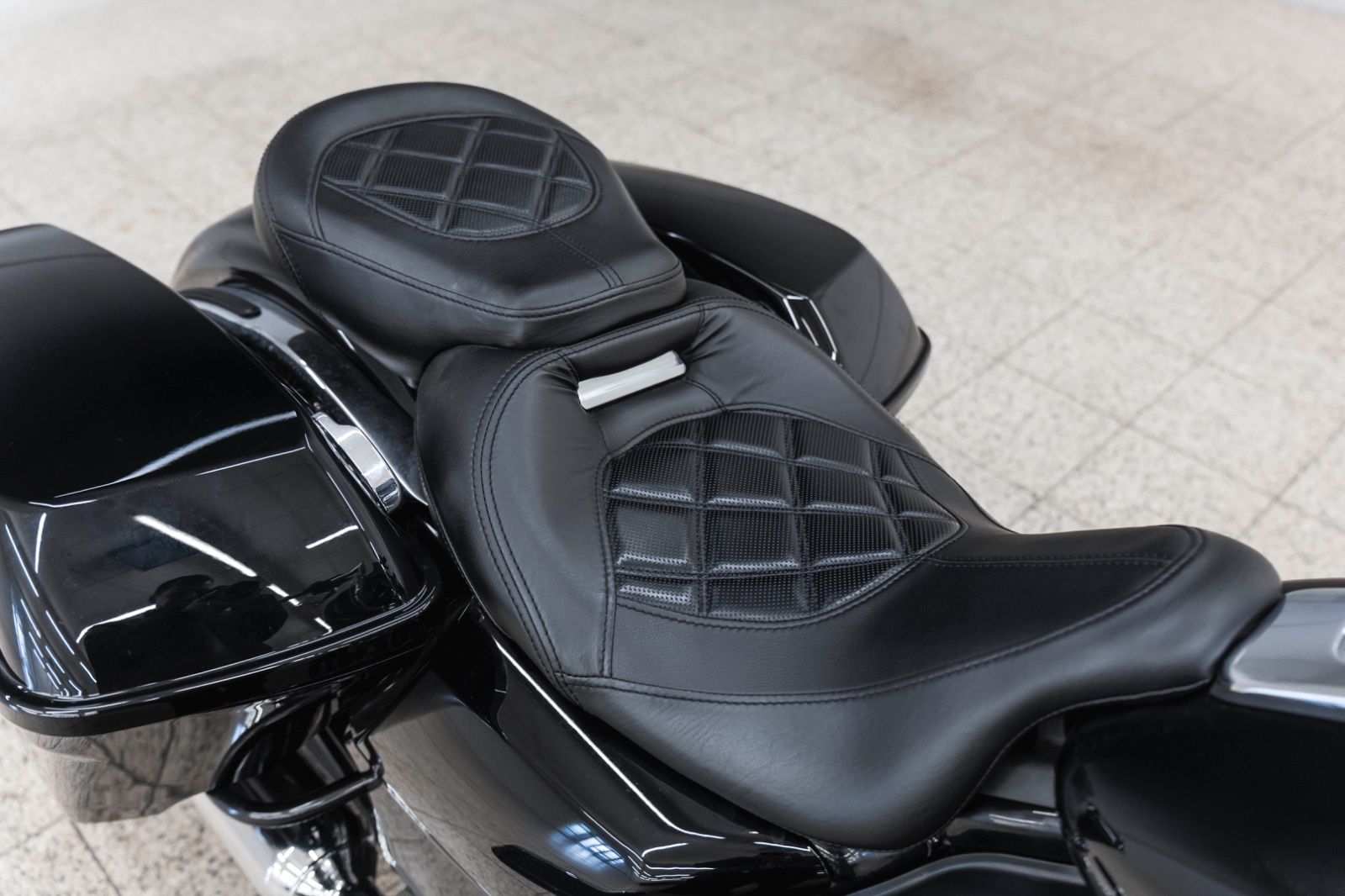 Fahrzeugabbildung Harley-Davidson FLHTSKE CVO LIMITED