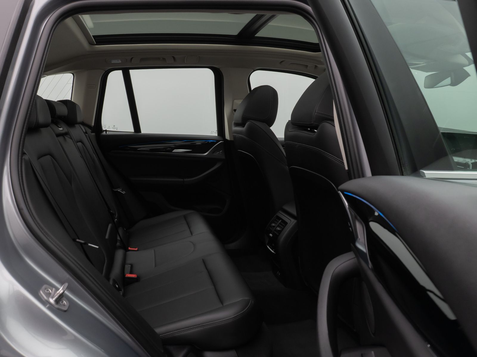 Fahrzeugabbildung BMW X3 xD30e Panorama Kamera DAB HiFi Lenkrhz Sport