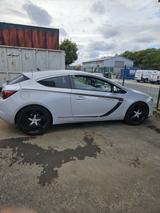 Opel Astra J GTC - Opel Astra aus 2011: Gtc