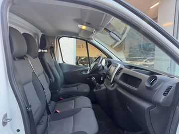 Renault Trafic - 10