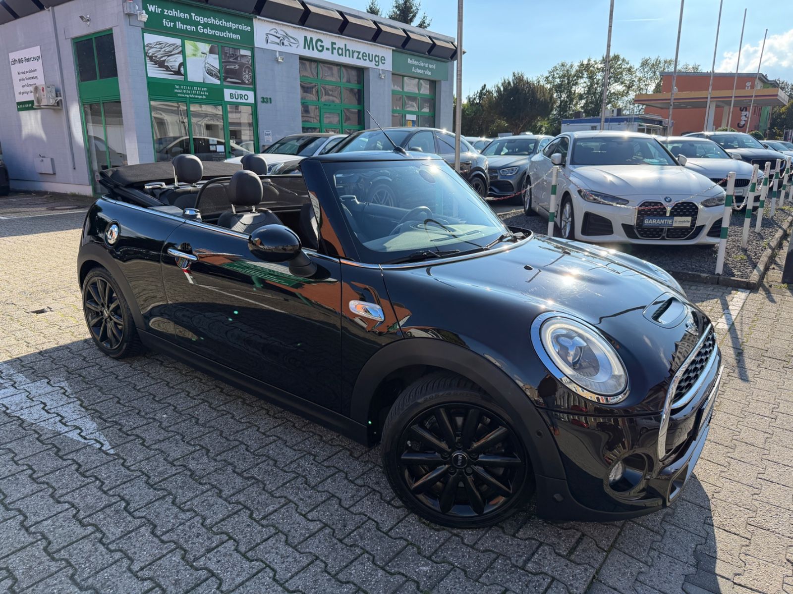Fahrzeugabbildung MINI Cooper S Cabrio NAVI PDC LEDER H&K 1-HAND