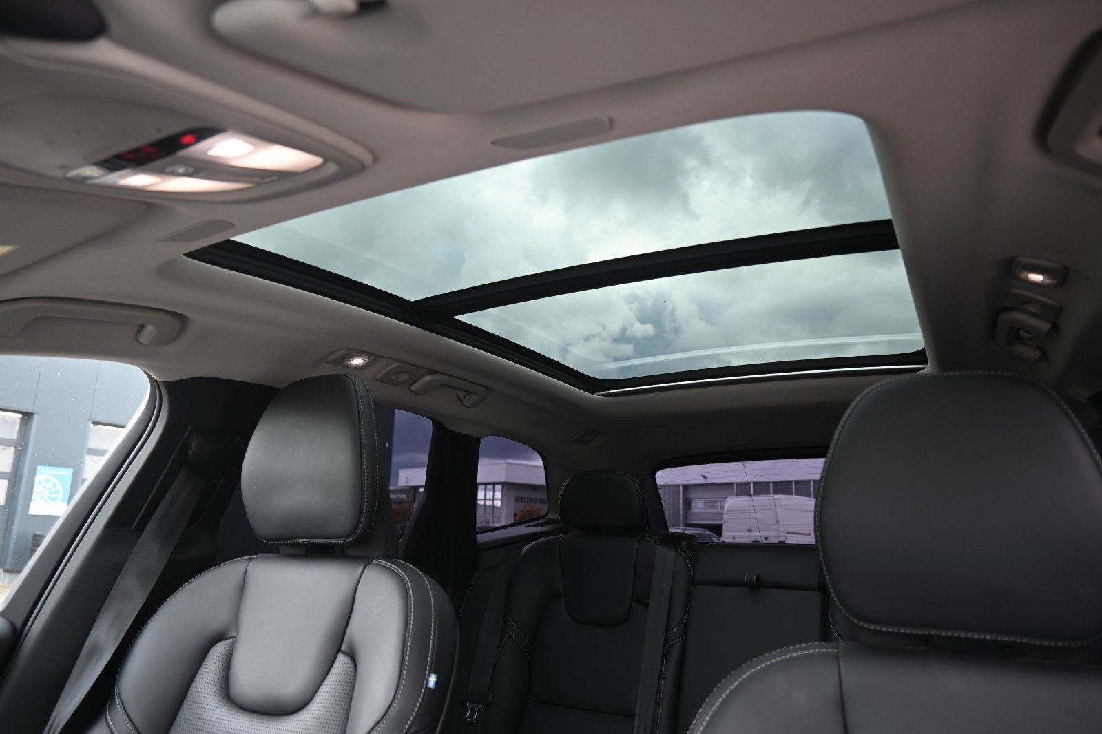 Fahrzeugabbildung Volvo XC60 Inscription T6 PHEV AWD*Luft*HUD*360°*STHZG