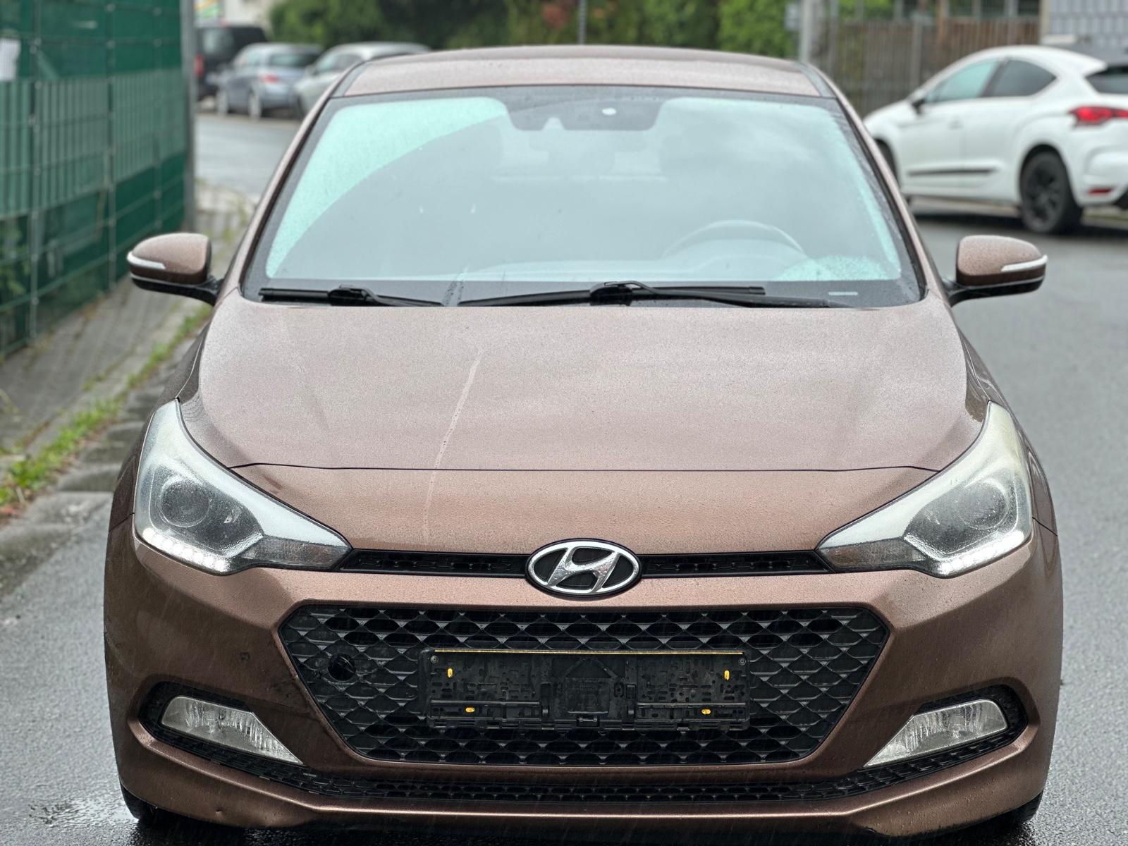 Hyundai i20 Passion +*Navi*Cam*Klima*