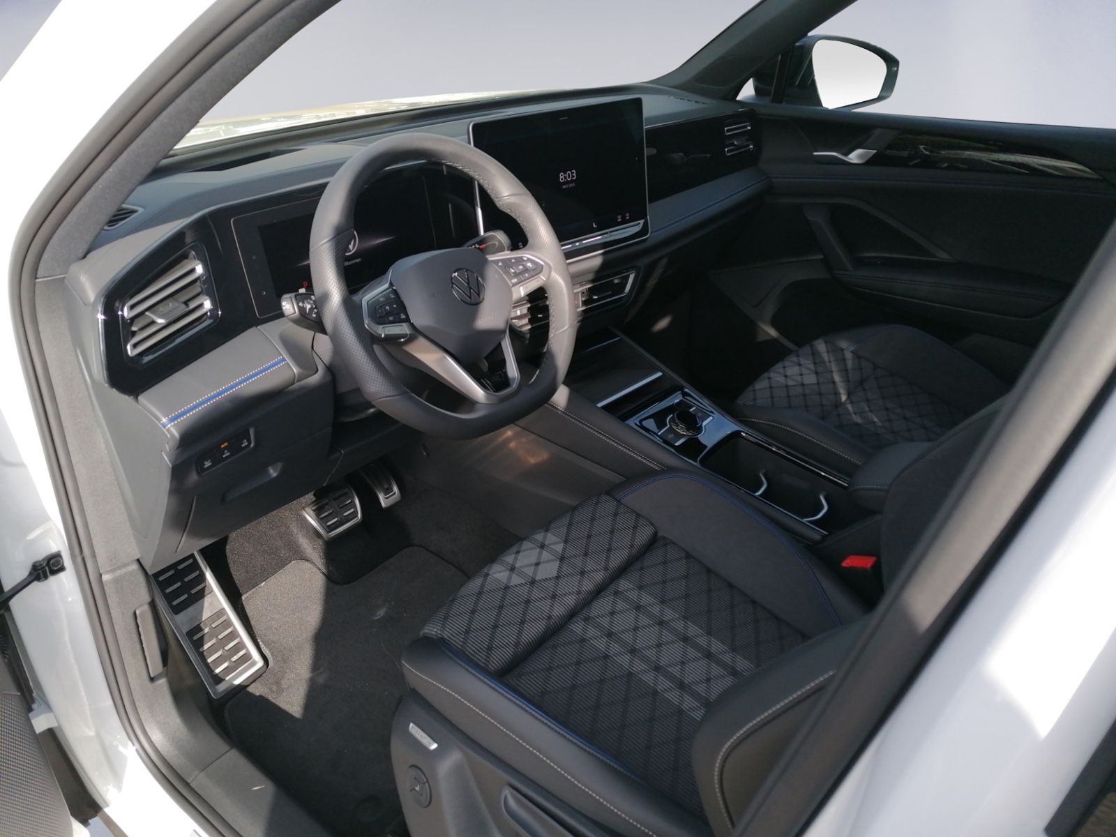 Tiguan 2.0 TDI DSG R-Line AHK+STHZ+PANO+MATRIX+