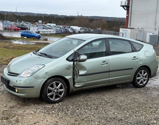 Toyota Prius 1.5 Hybrid *AUTOMATIK*NAVI*KAMERA*KLIMA*LM