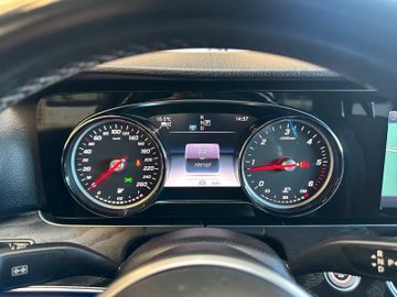 MYAUTOCENTER – Gebraucht- und Jahreswagen mit Werkstattservice in Pfaffenhofen Mercedes-Benz E 220 E Limousine *AVANTGARDE*KAM*HUD*AHK*PDC*