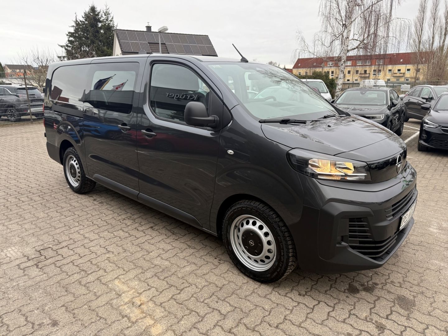 Fahrzeugabbildung Opel Vivaro L3 Doppelkabine XL D 180 Automatik