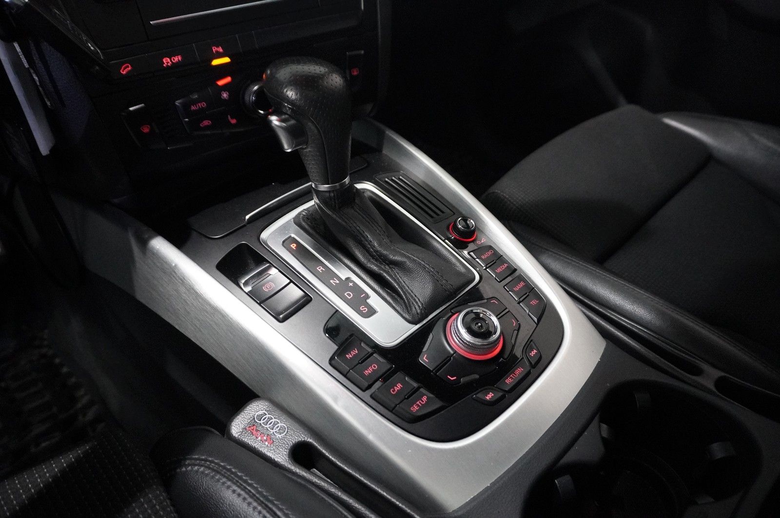 Fahrzeugabbildung Audi Q5 3.0 TDI V6 S-LINE QUATTRO NAVI/BI-XENON/SPORT