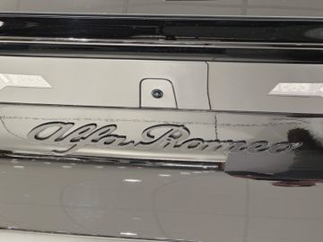 Bild 11 Alfa Romeo Junior Ibrida 1.2 VGT 48V-Hybrid 100 kW Speciale