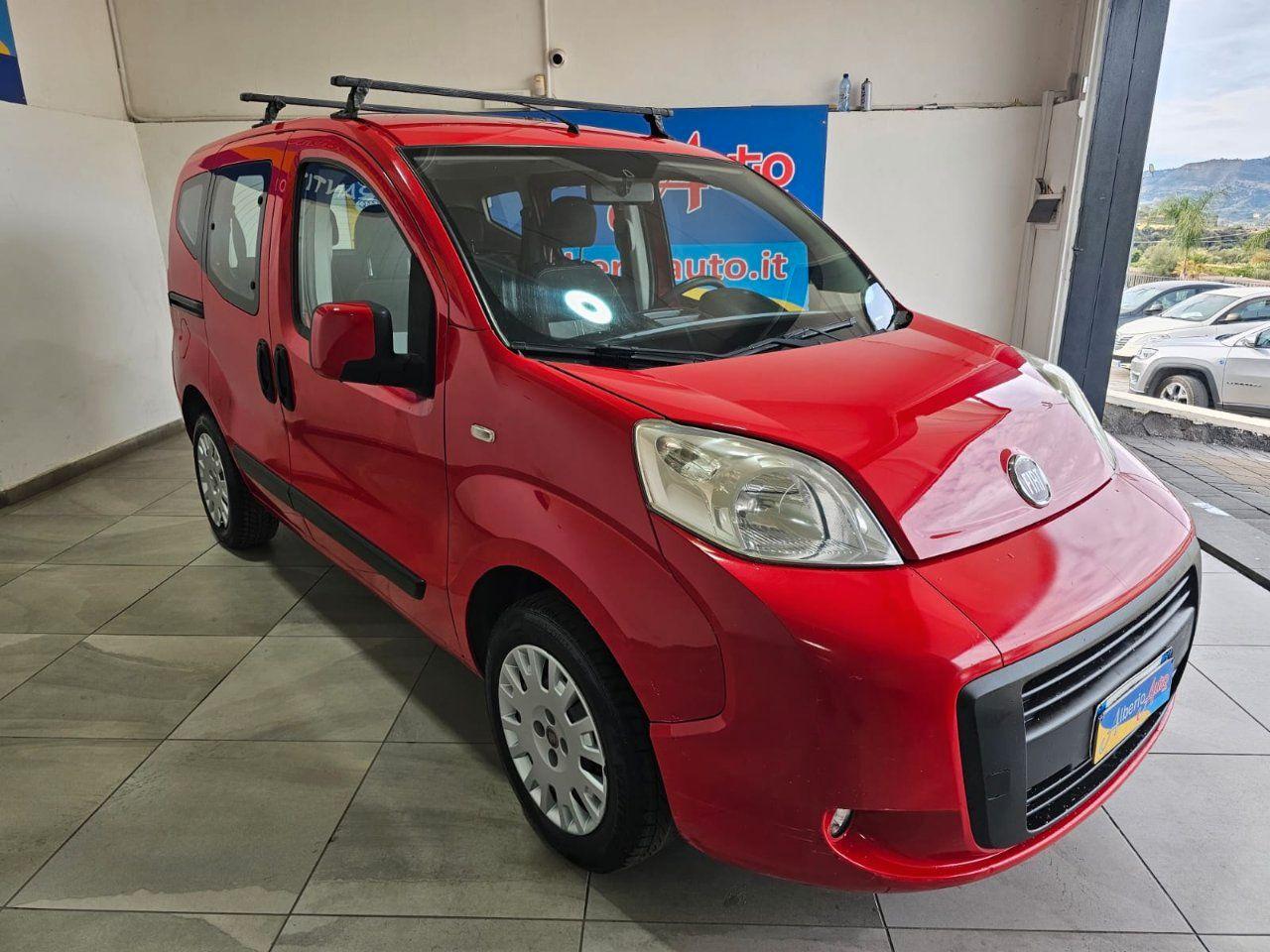 Fiat Qubo 2012 — салон