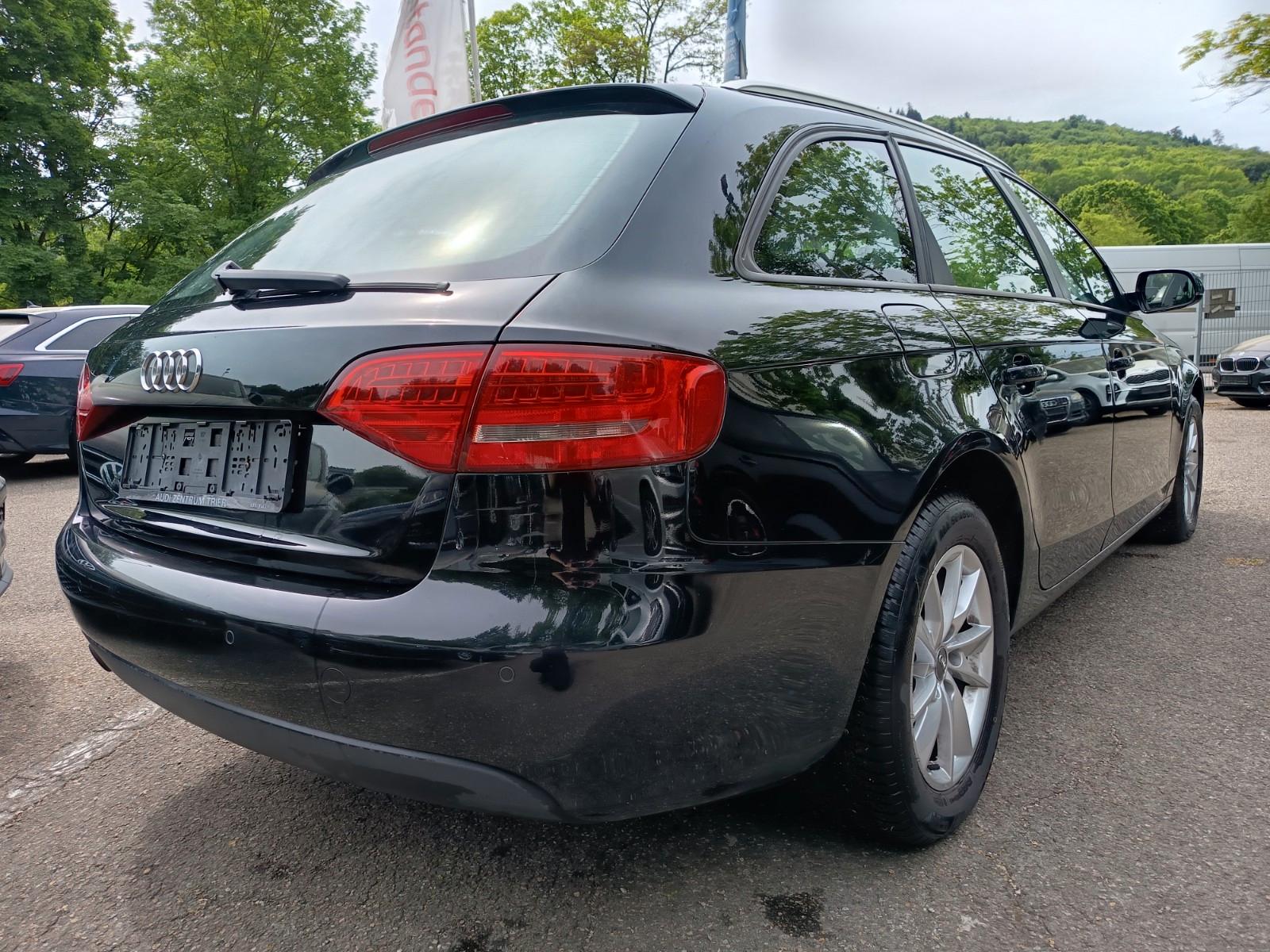 Audi A4 2010 — photo 5