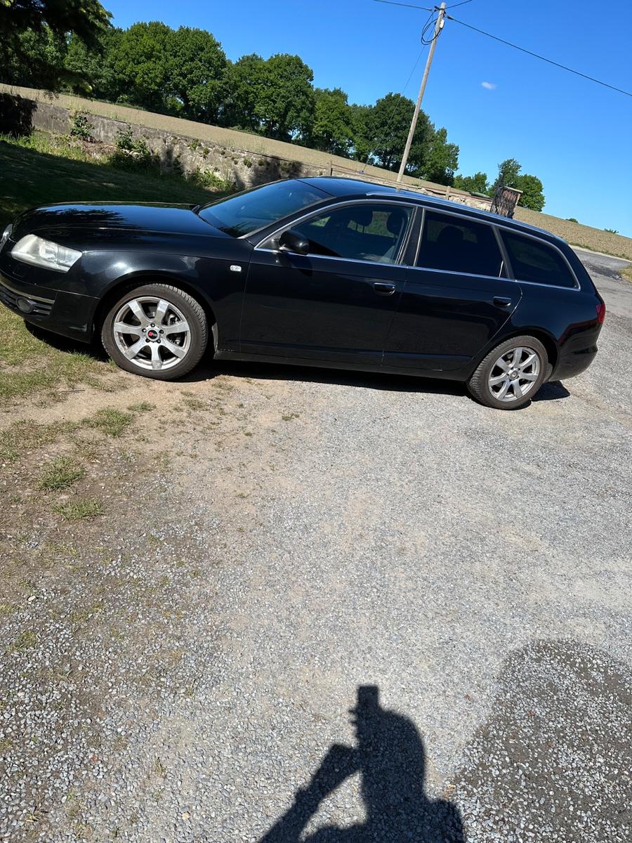 Audi A6 2006 — салон