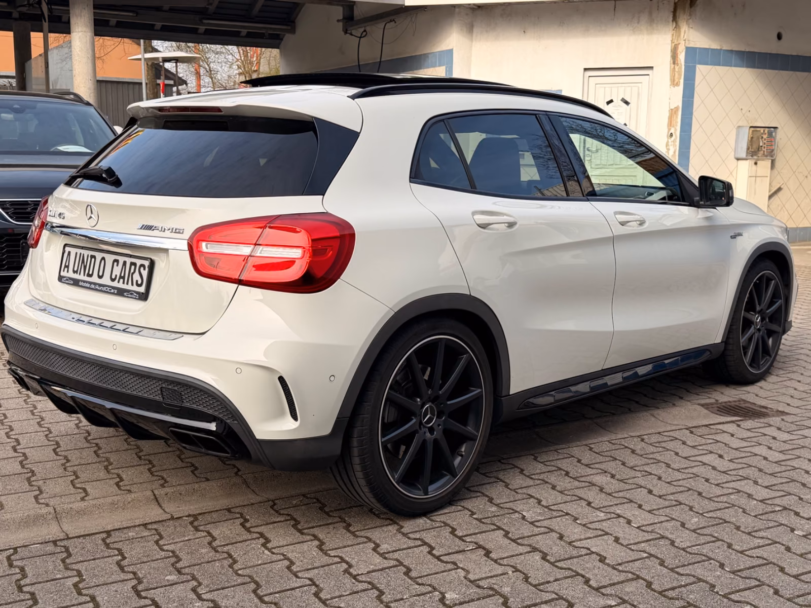 MERCEDES-BENZ GLA 45 AMG 4MATIC / PANORAMIQUE /