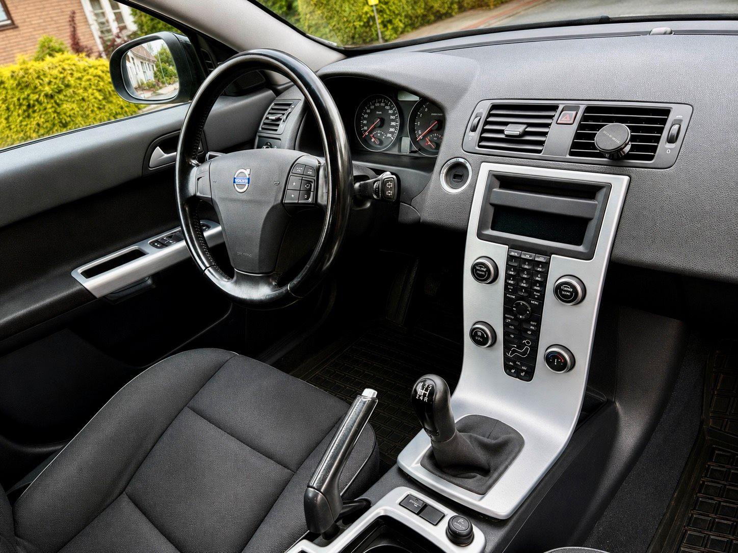 Volvo V50 2010 — photo 6