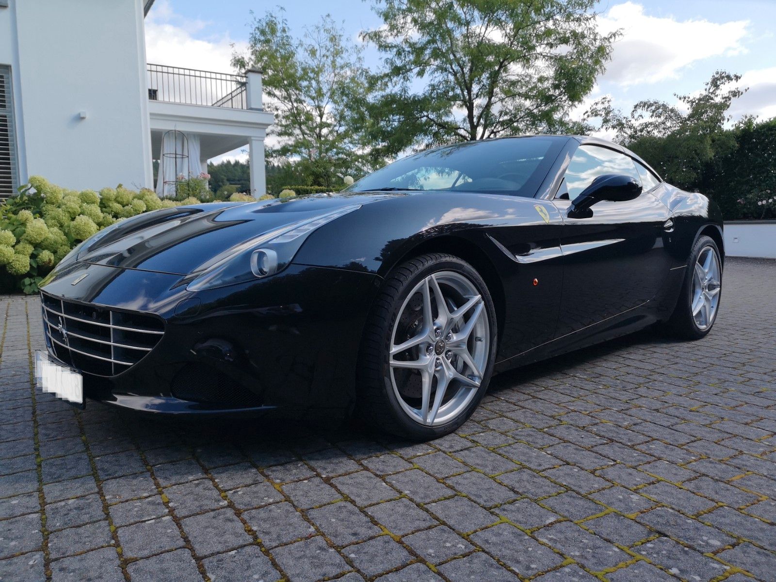 FERRARI California