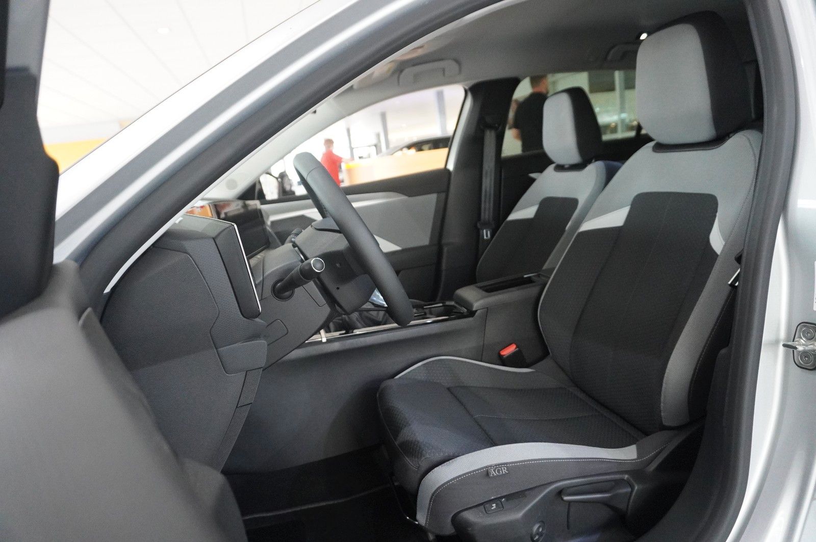 Fahrzeugabbildung Opel Astra L ST 1.2T  LED/NAVI/SHZ/ALU16/KAMERA/ALLWE