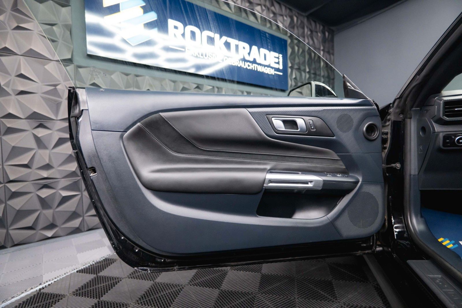 Fahrzeugabbildung Ford Mustang GT Coupe DARK HORSE MY2024 LED 19%