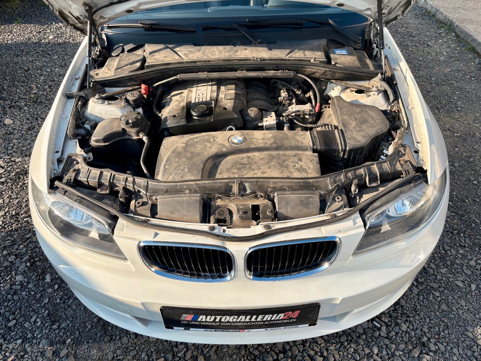 Fahrzeugabbildung BMW 118i Cabrio Leder Klima Tempo SCHECKHEFT SPORTLE