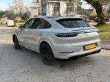 Porsche Cayenne E-Hybrid Platinum Edition Platinum E... - Porsche: Beige
