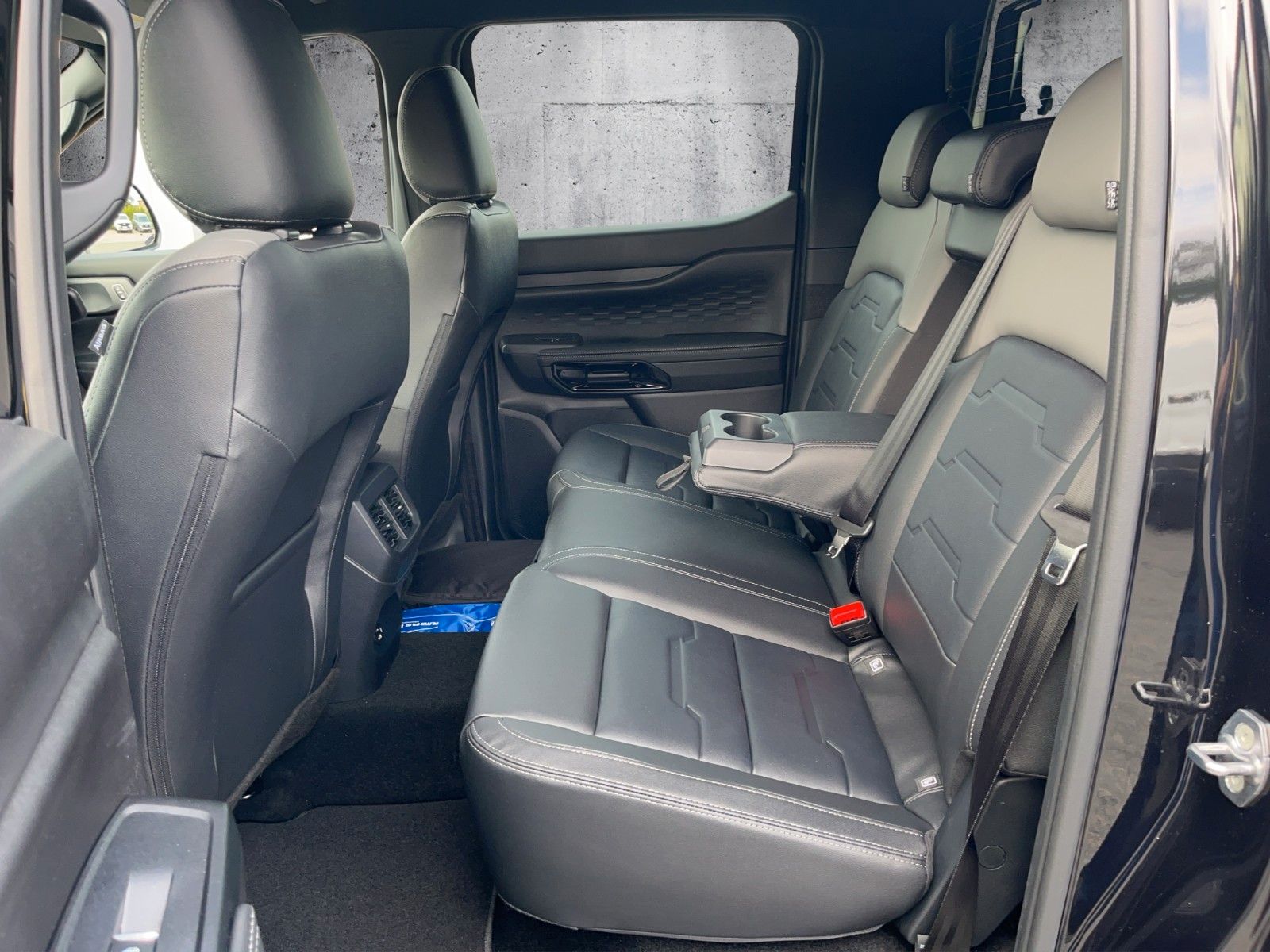 Fahrzeugabbildung Ford Ranger Limited PHEV Doka *Hardtop*Outdoor-P.*