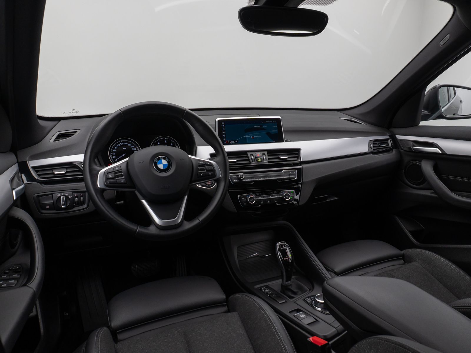 Fahrzeugabbildung BMW X1 sD18d Parkassist DAB Navi DrivAssis PDC Sport
