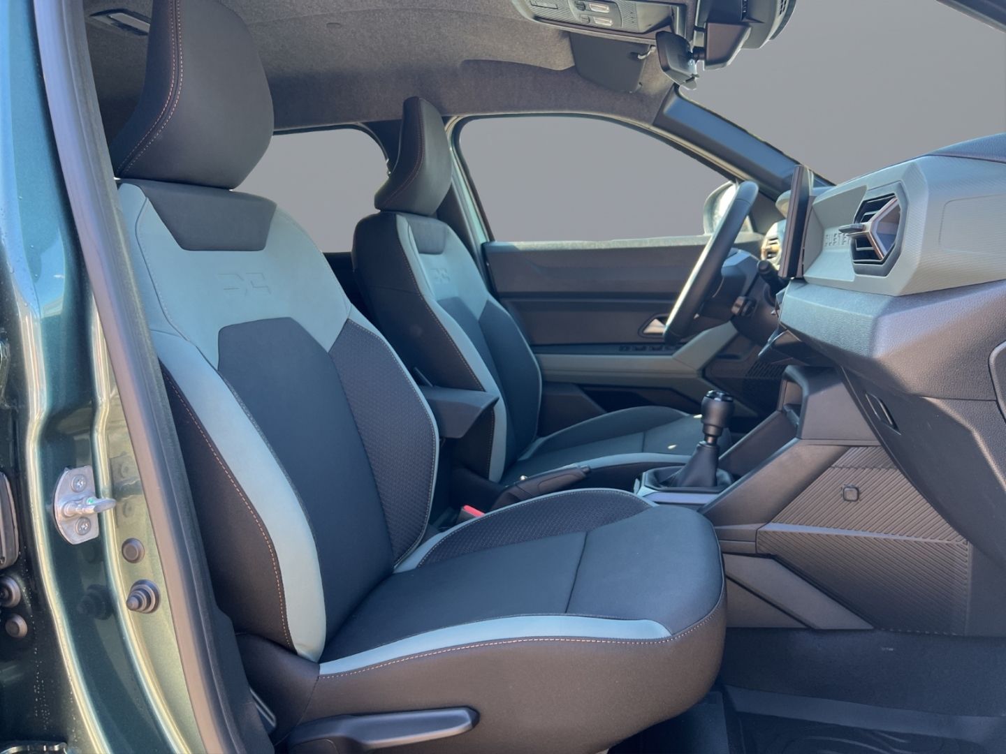 Fahrzeugabbildung Dacia Duster III TCe 130 Extreme 4x4 1.2 Mild-Hybrid E