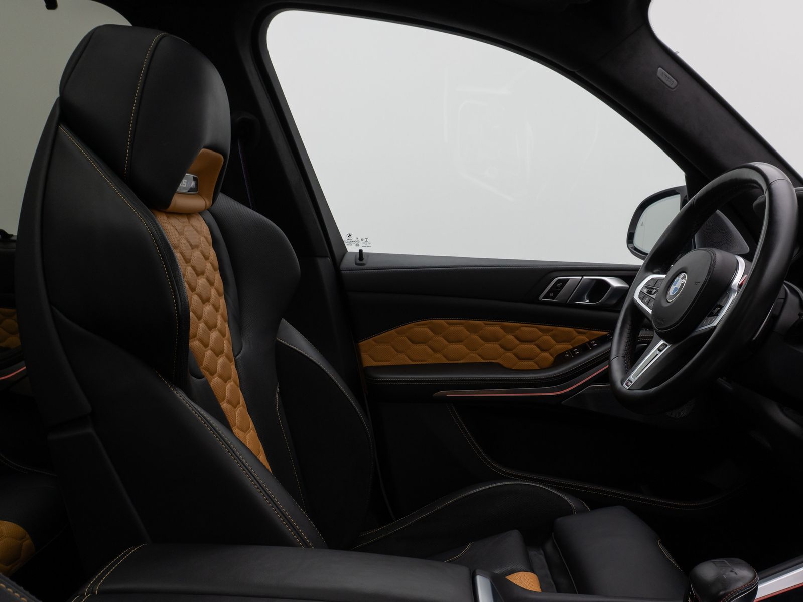 Fahrzeugabbildung BMW X5 M  Competition Panorama Laser 360°B&W SoftCL