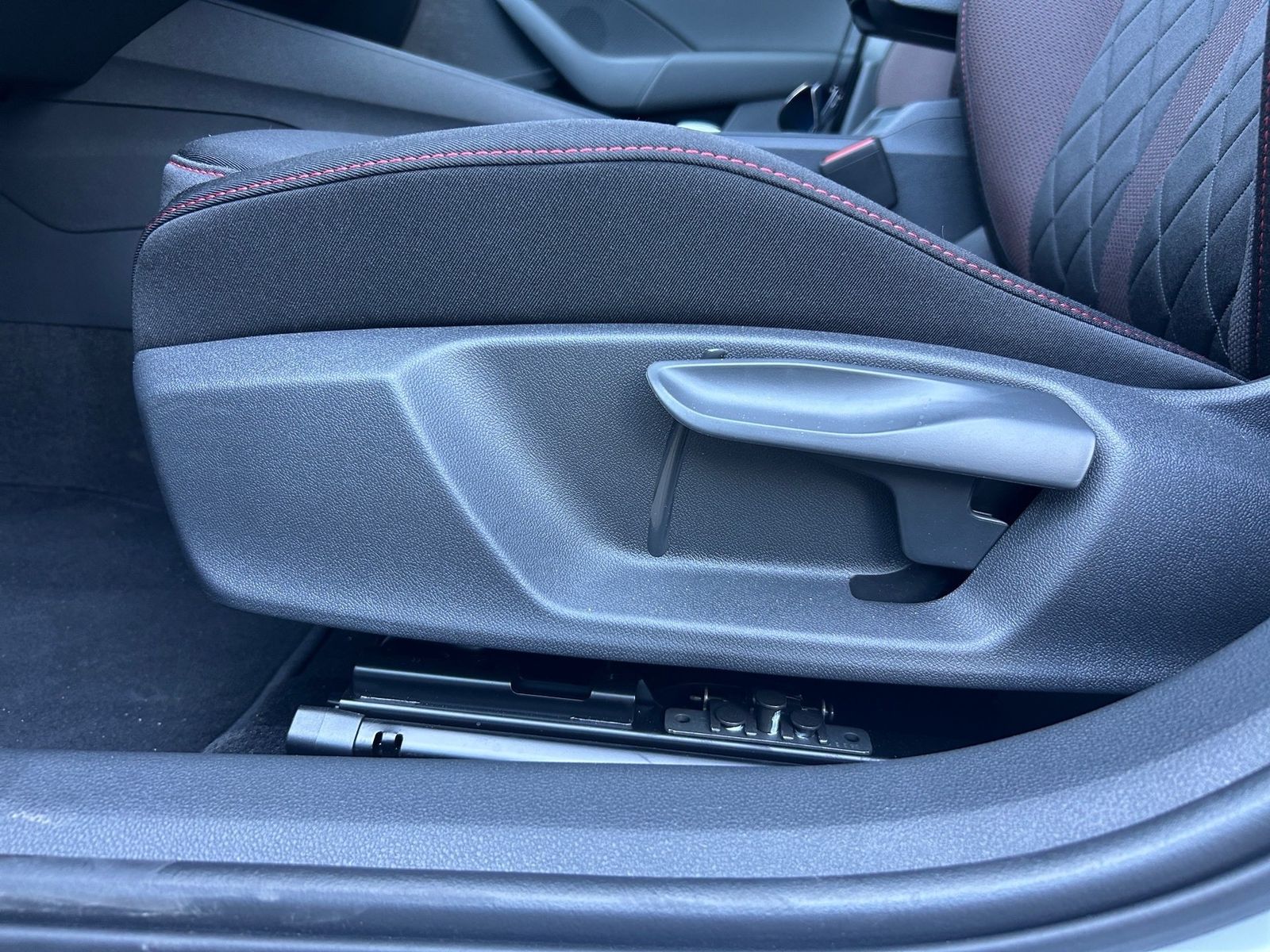 Skoda OCTAVIA COMBI 2.0 TSI DSG RS Panodach AHK Navi foto 8