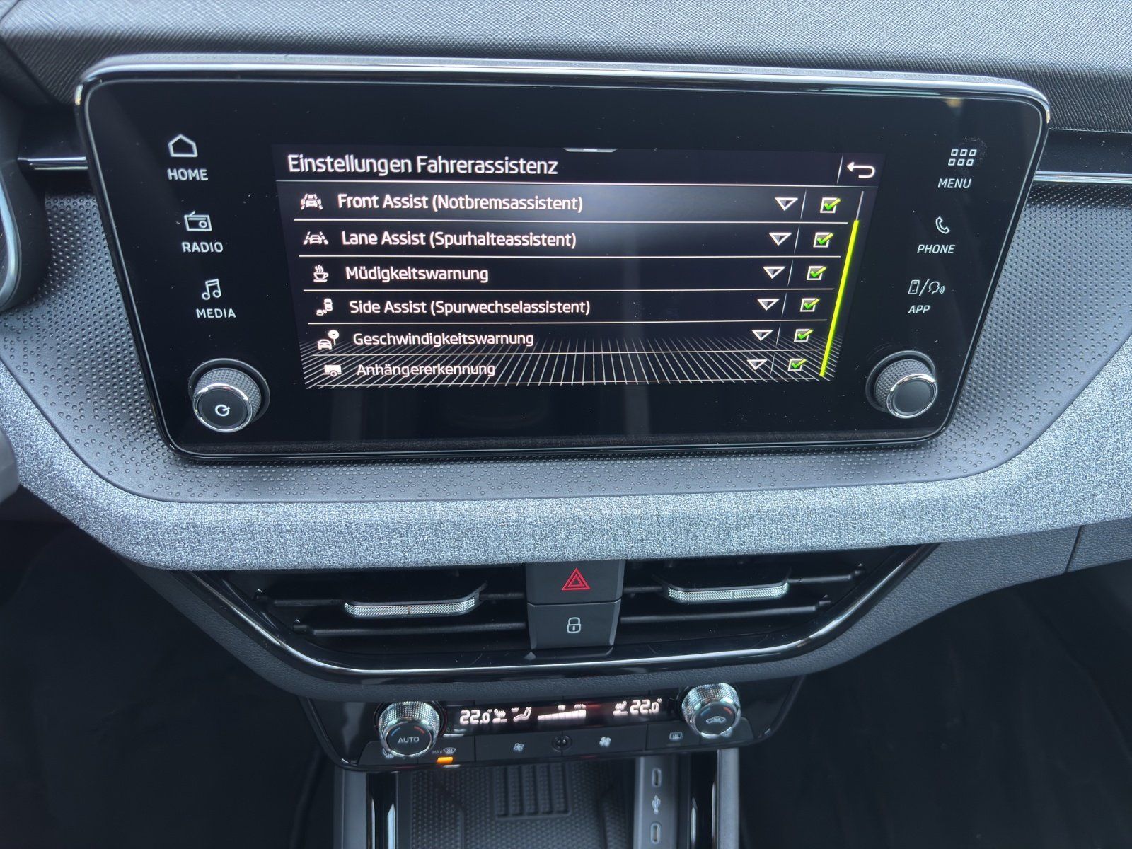 Fahrzeugabbildung SKODA Kamiq Balance 1,0 TSI 85 kW DSG AHK/MATRIX/ACC/