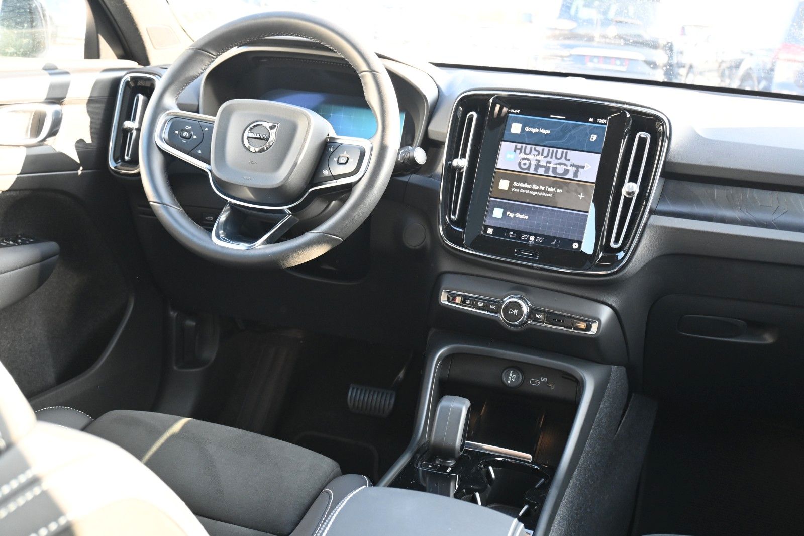 Fahrzeugabbildung Volvo C40 Recharge Pure Electric Plus *LED*STHZ*BLIS