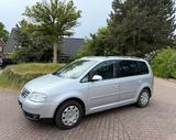Volkswagen Touran 1.6 Automatik Highline Xenon Klima Tüv - Volkswagen Touran mit Benzin-Antrieb: Kleinbus, Automatik, 1.6
