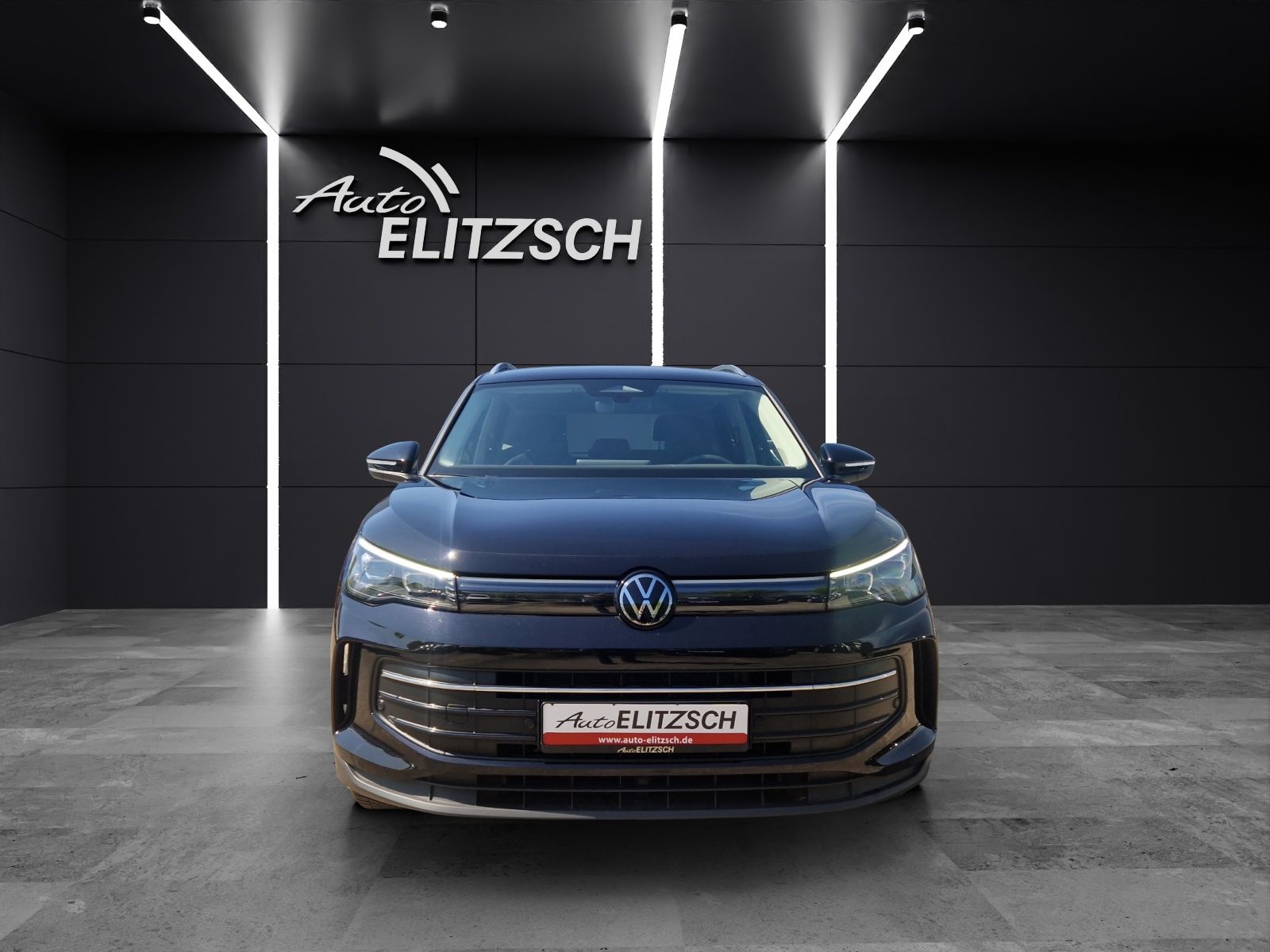 Fahrzeugabbildung Volkswagen Tiguan 2.0 TDI Life DSG LED+ ACC AHK SHZ LRHzg W