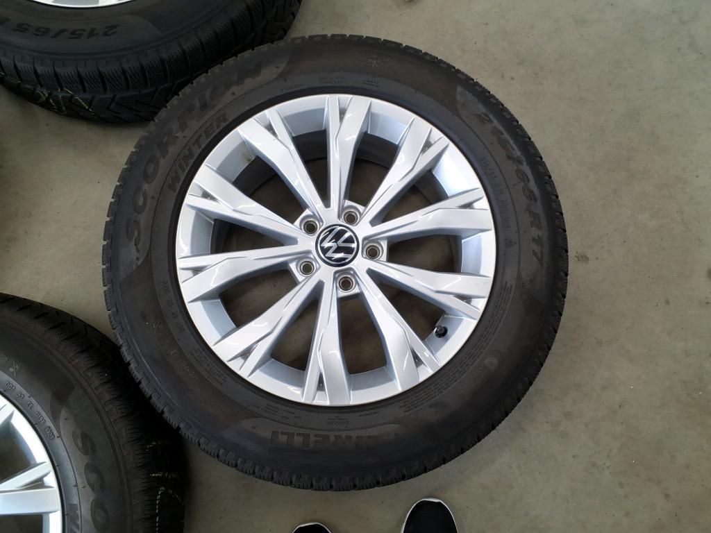 Volkswagen Tiguan R-Line 1.5 TSI 110kW 7-Gang DSG 4 Türen