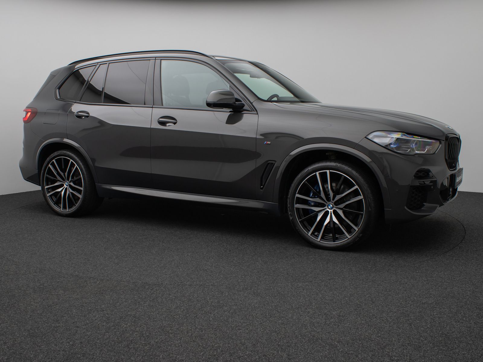 Fahrzeugabbildung BMW X5 M50i Panorama 360° Laser HUD H/K Individual